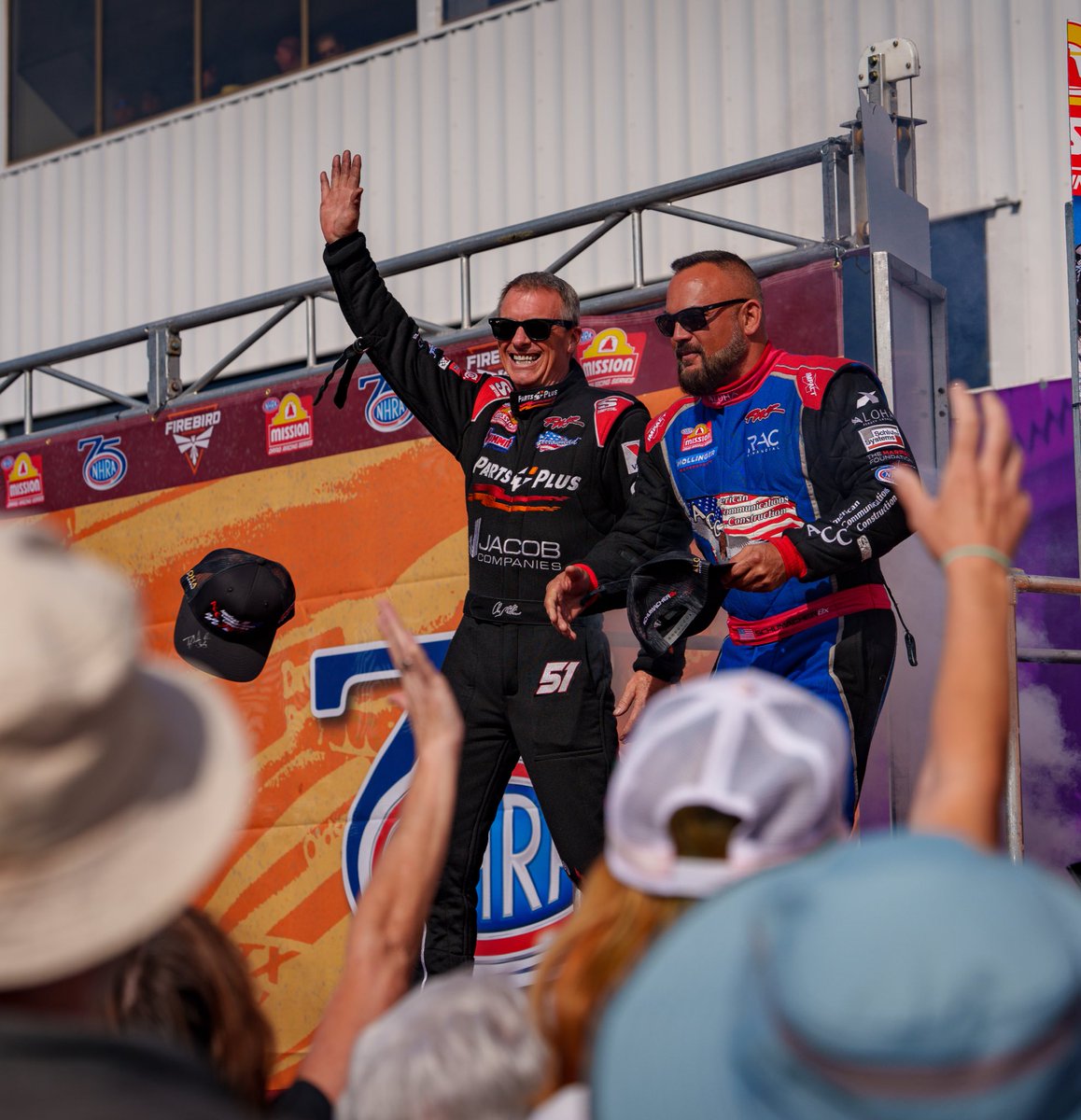 RickWareRacing's tweet image. Dueling Dragsters 💨
#TopFuel #ArizonaNats #teammates❤️ 
Next up: @PomonaDragstrip