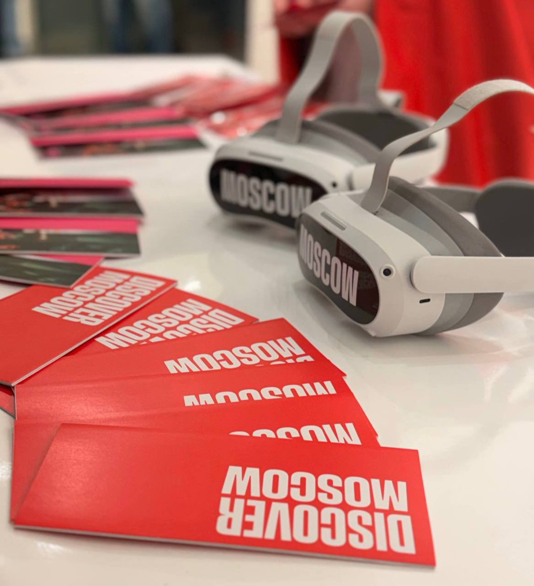 RusEmbIndia's tweet image. 🇷🇺🇮🇳 On March 21, as part of the #RussiaIndia motorcycle rally dedicated to the 81st anniversary of Victory in the Great Patriotic War, the #Moscow City Tourism Committee presented the official tourism portal for foreign visitors — Discover Moscow. 

👉🏻 t.me/RusEmbIndia/14…