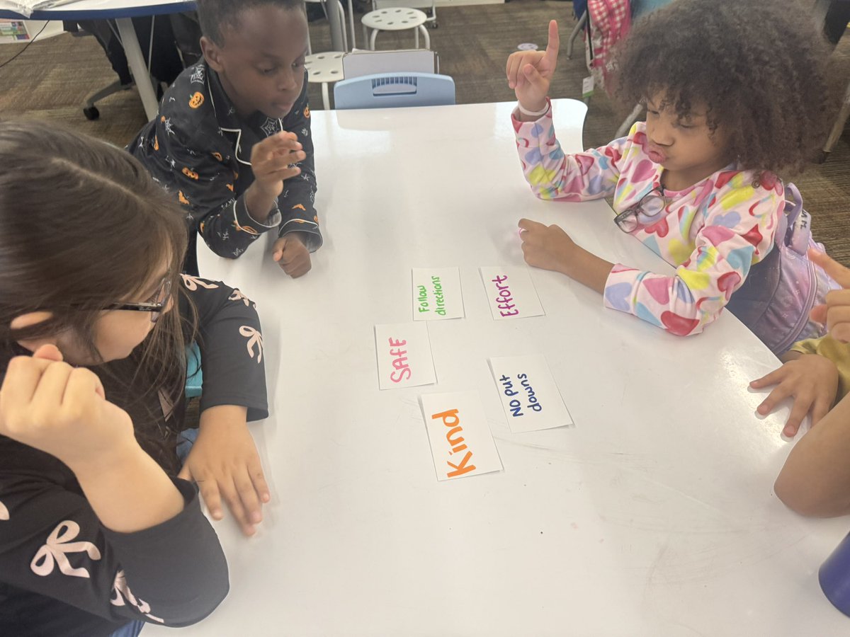 Samantha Nava tweet media