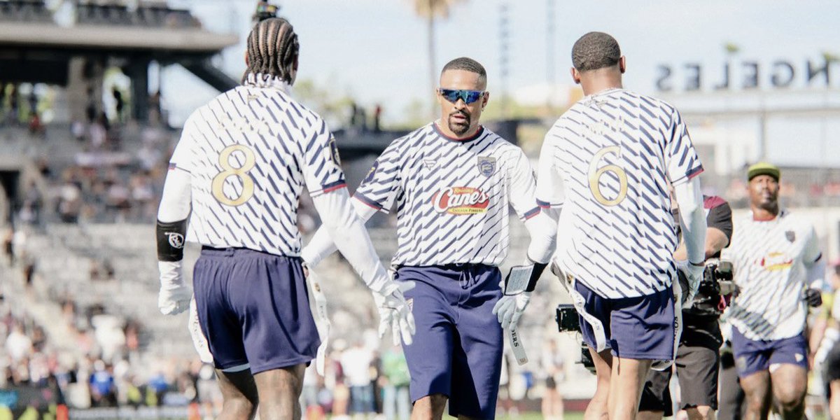 ‎‏ً tweet media