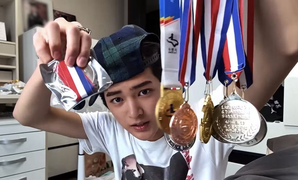 es.ᐟ 🪭 tweet media