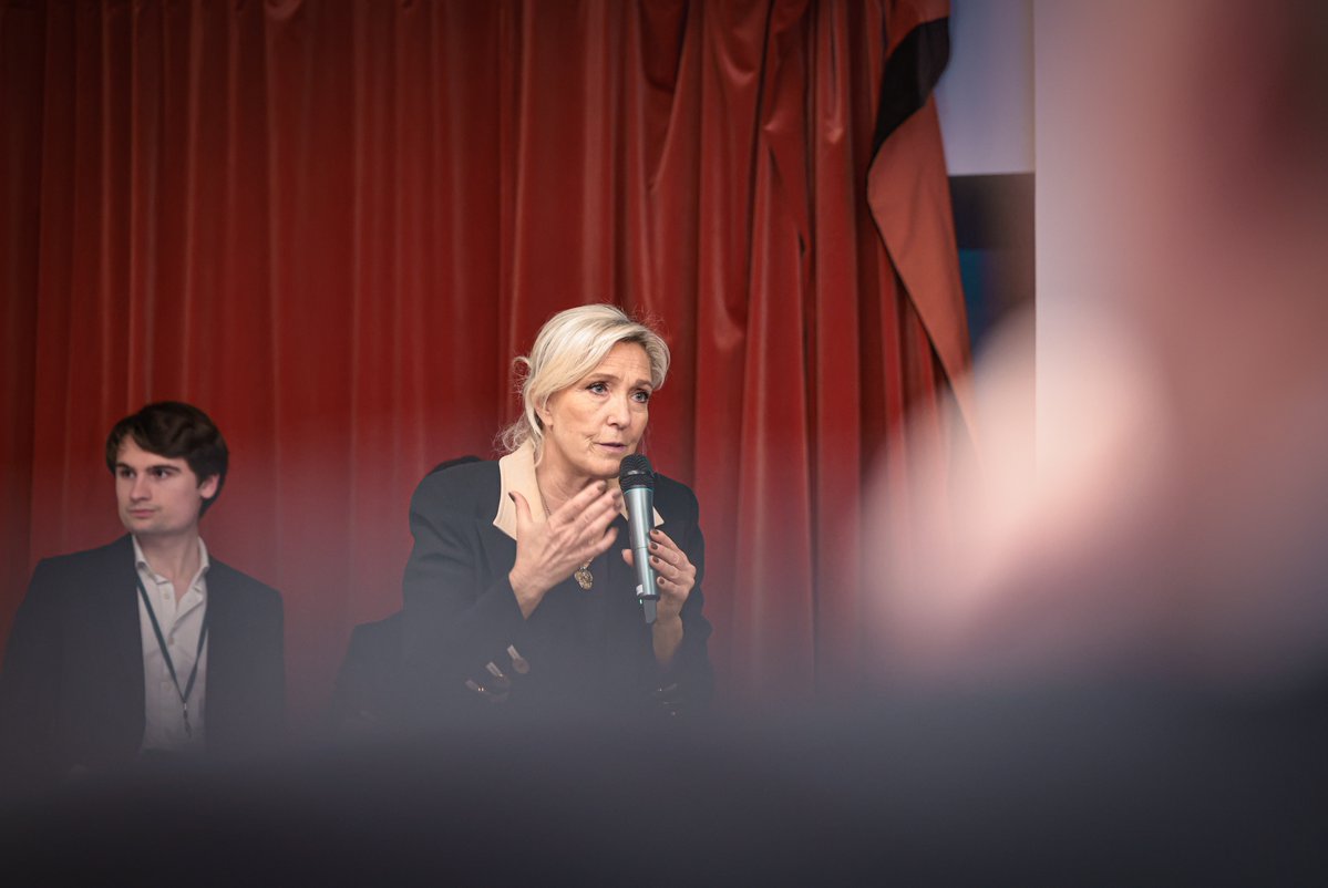 Marine Le Pen tweet media