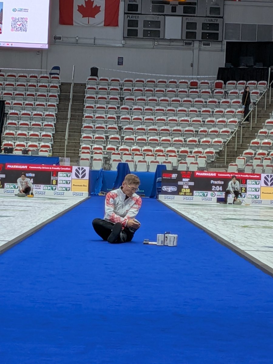 Tori Koana 小穴桃里 tweet media