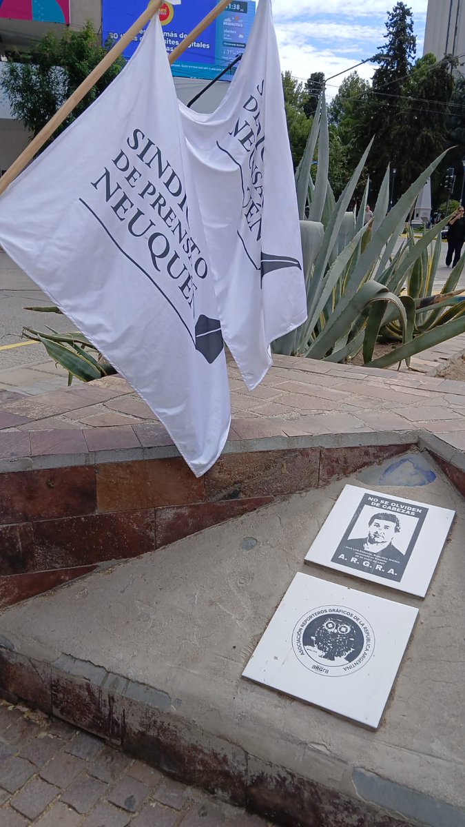 spneuquen's tweet photo. #Neuquén a #50años del golpe cívico, militar, eclesiástico 📢marchamos #TrabajadorxsDePrensa
#Hoy #24M 
🚩plazoleta José Luis Cabezas a las 19,15 (Alvear y avda. Argentina) Nos vemos en la calle 🤍Inés y Lolin Presentes!!! 
#MemoriaVerdadyJusticia
#DóndeEstan
#NiUnPasoAtrás https://t.co/4F179ZjVM2