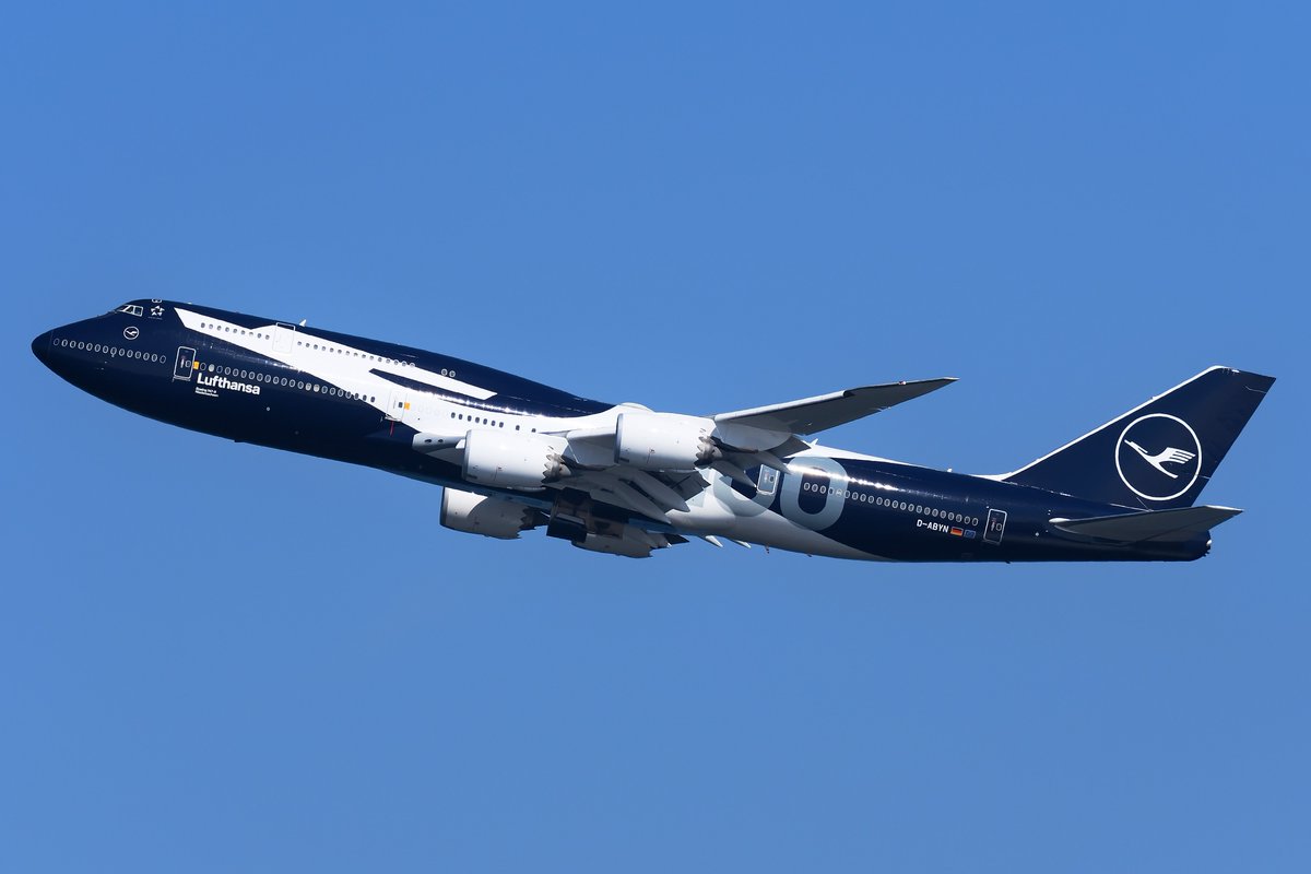 2026/3/24 RJTT

Lufthansa 
B747-830 D-ABYN

100th Anniversary Livery