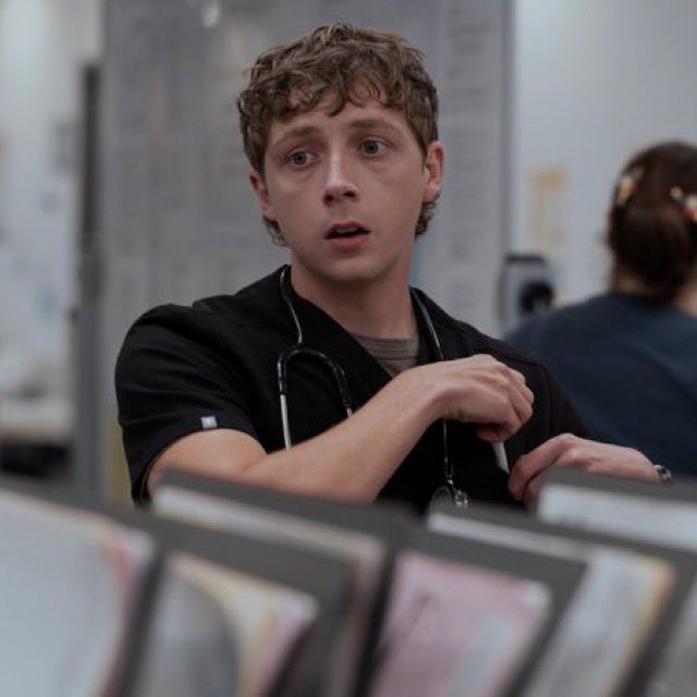 johnny 🗡️ @transpittweek tweet media