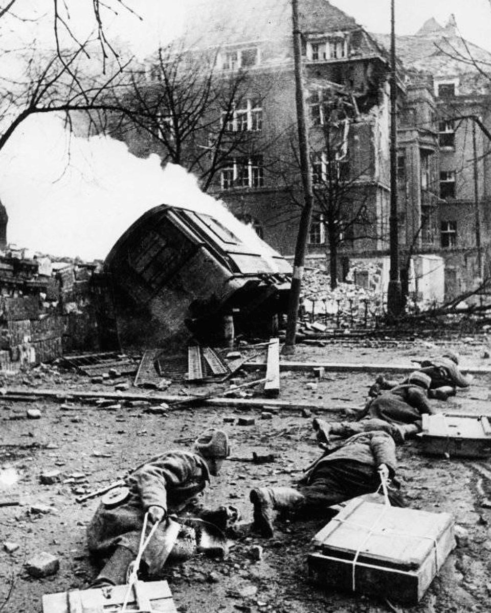 Soviet Union WW2 tweet media