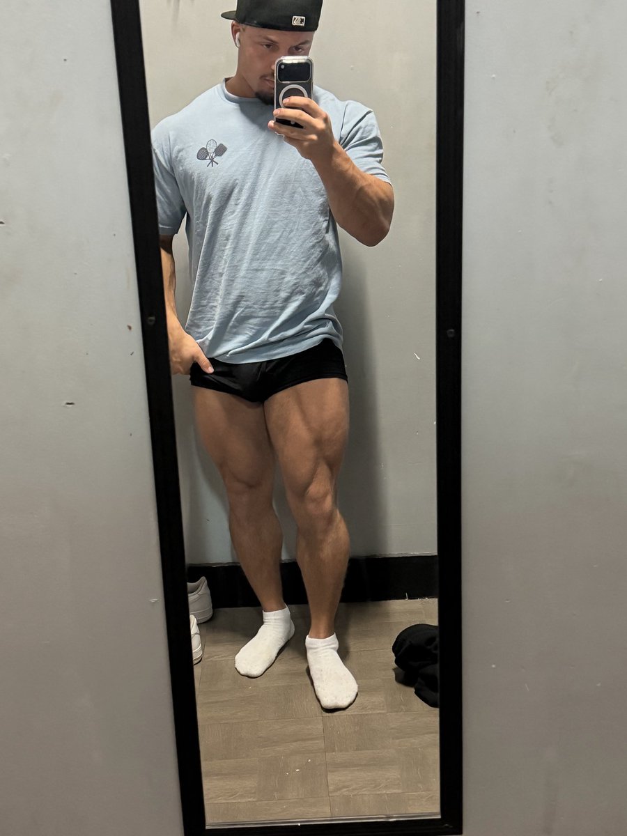 buffboyjay tweet media