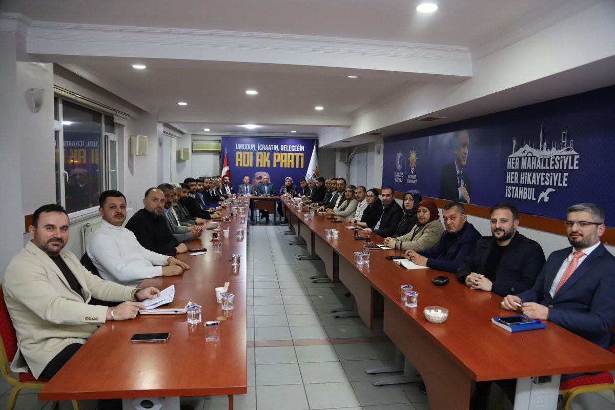 AkEsenyurt's tweet photo. İlçe Başkanımız Sayın Togay Çoban başkanlığında, Sorumlu İl Koordinatörümüz Sayın Hüseyin Turan’ın katılımıyla haftalık olağan yürütme ve yönetim kurulu toplantımızı gerçekleştirdik. https://t.co/8Qvek7jJJR