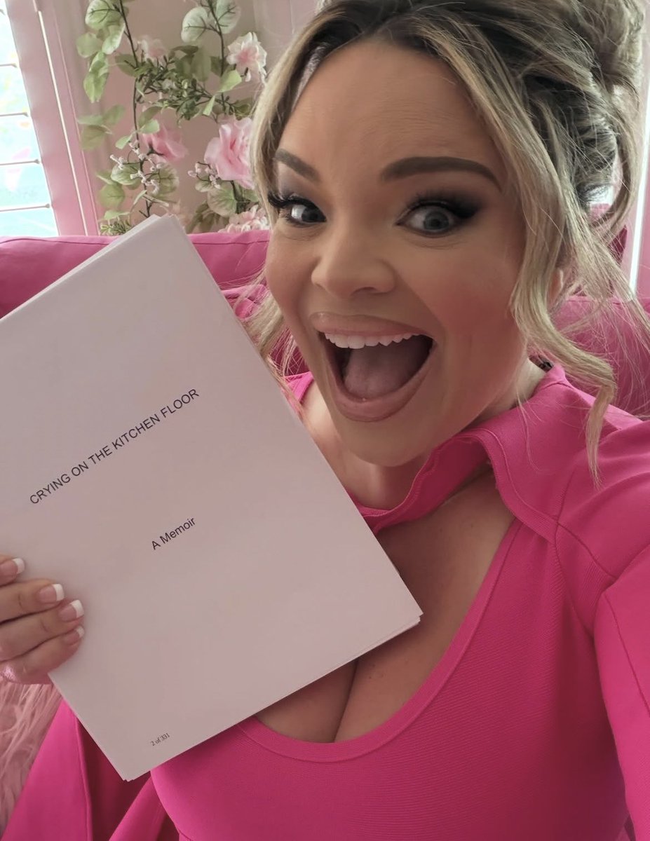 PopCrave's tweet photo. Trisha Paytas announces memoir ‘Crying On The Kitchen Floor’ now available to pre-order. https://t.co/40SmD8UFmF