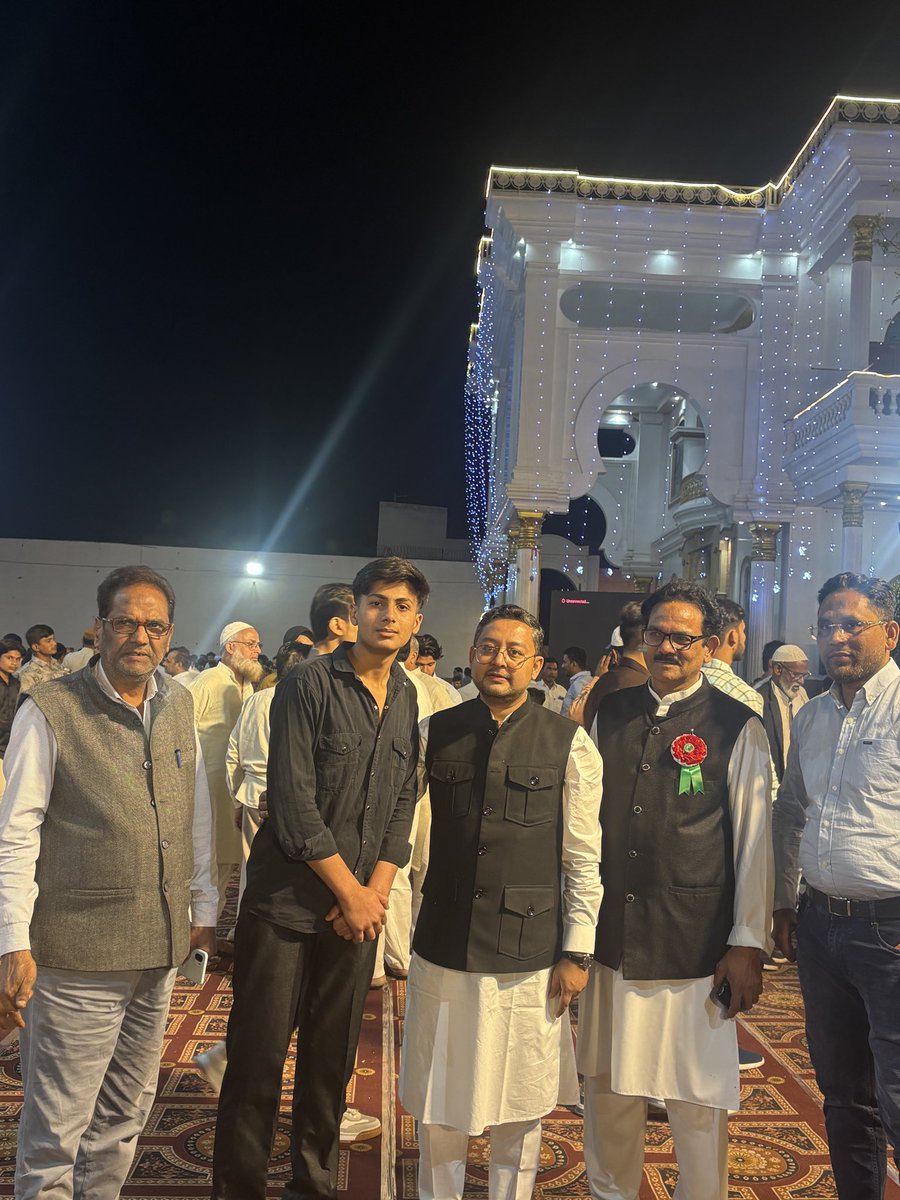 drmerajhusain's tweet image. अमरोहा में अपनों के बीच। #Amroha