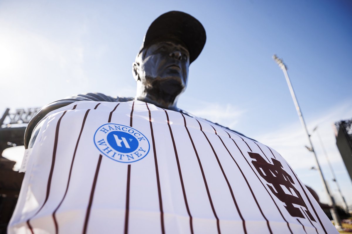 HailStateBB's tweet photo. 𝗔𝗣𝗥𝗢𝗡 𝗚𝗜𝗩𝗘𝗔𝗪𝗔𝗬 ‼️

Receive your pinstripe aprons before tonight’s game while supplies last!

#HailState | @HancockWhitney https://t.co/fdocijMxLv