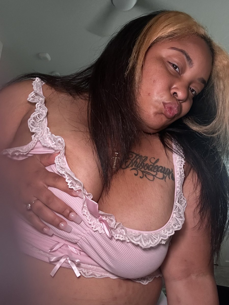 PAY Plussizeprincess tweet media