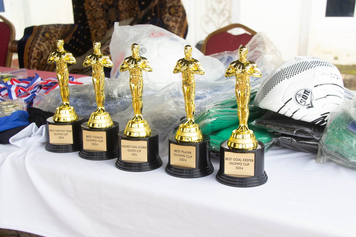 Jibs_baba's tweet photo. The sport items and awards for the Olowo Cup #ajibs #olowocup #ondostate https://t.co/yD59KwgTgT