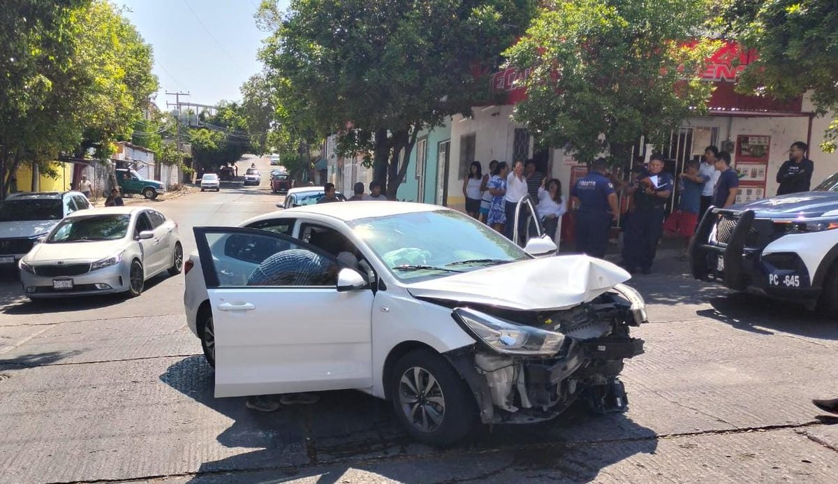 TUXTLA 

⚠️ Precaución ⚠️

Maneje con precaución. Sobre la 16ª Avenida Sur y 4ª Poniente, en el barrio San Francisco, se suscitó un percance vehicular.