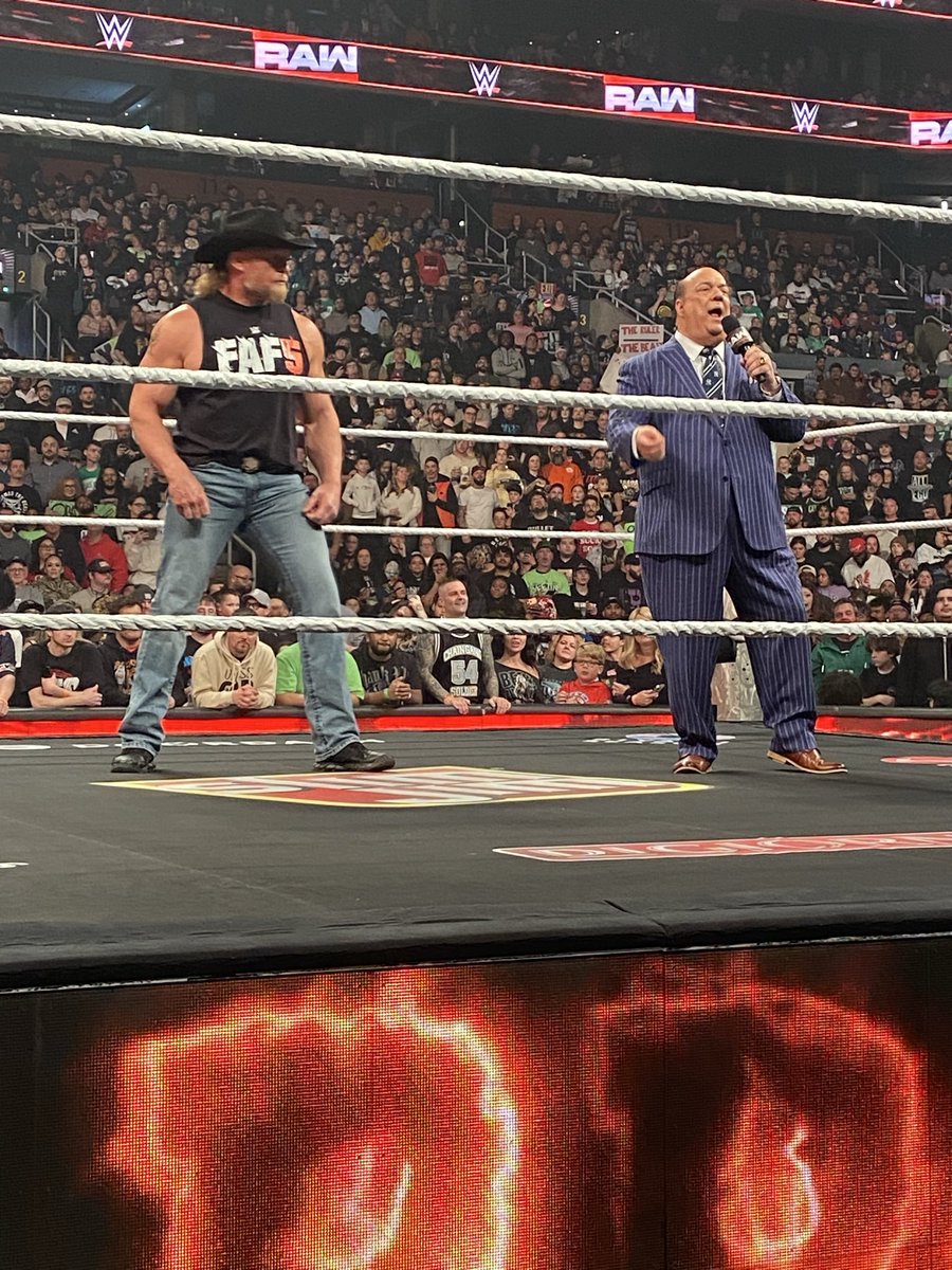 KenWithTheRed9's tweet photo. Chicagoan in Boston having fun at #WWEBoston 🍻 https://t.co/8sQodJsdhc