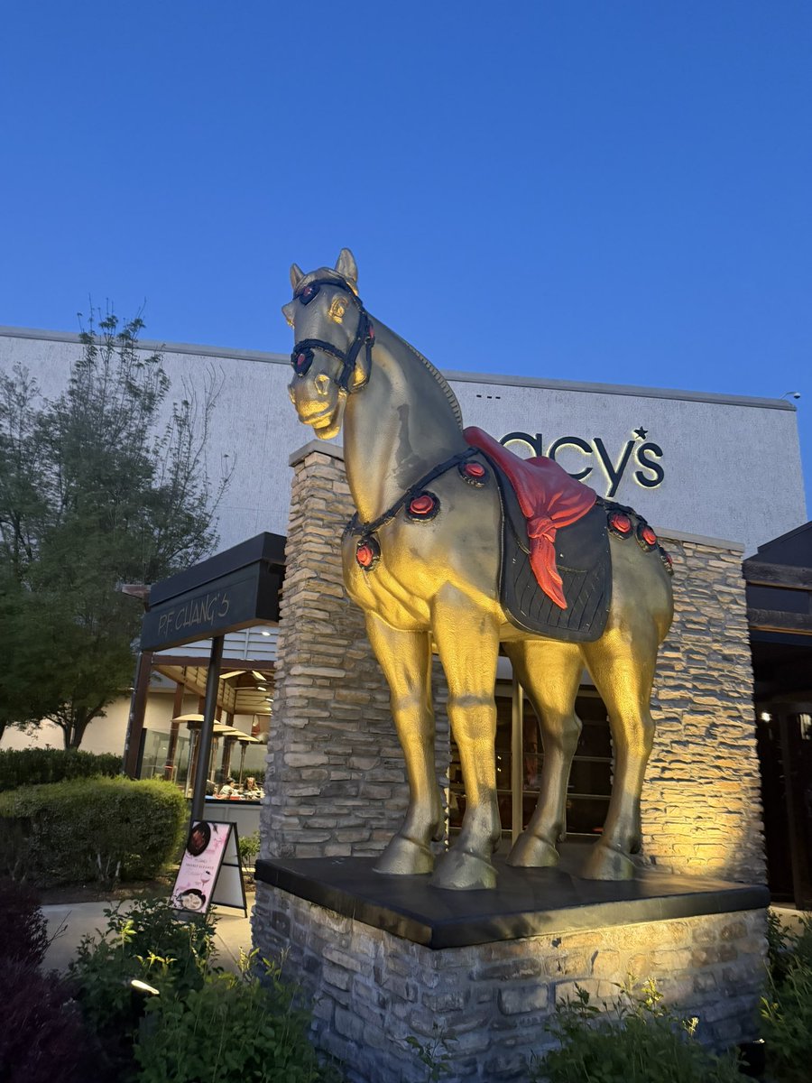 trav_o's tweet photo. 💣 🔥 @PFChangs https://t.co/dcyXLmIUWd