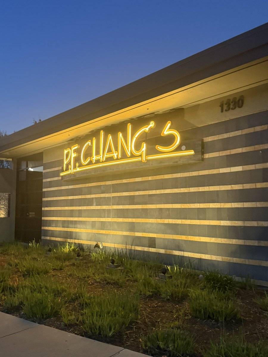 trav_o's tweet photo. 💣 🔥 @PFChangs https://t.co/dcyXLmIUWd