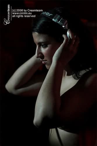 mareksy's tweet image. #mialzorkepiec, dlatego zrobiłby kilka zdjęć nawet w dyskotece.

#photo #foto #dj #edm #female #human cc: @Jablonecak30362