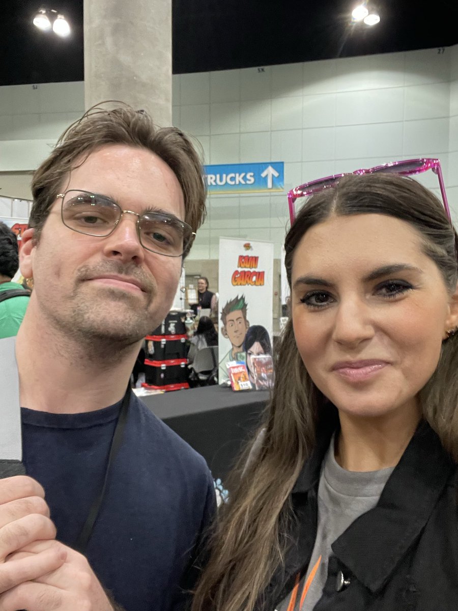 dark side mae 😈❤️‍🔥🏳️‍🌈 tweet media