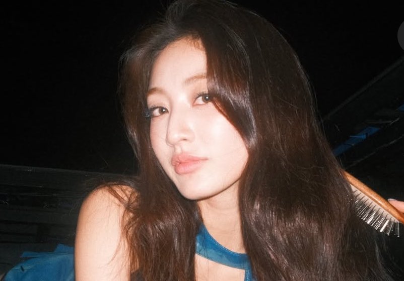 #1 jeonghyo kiss defender tweet media