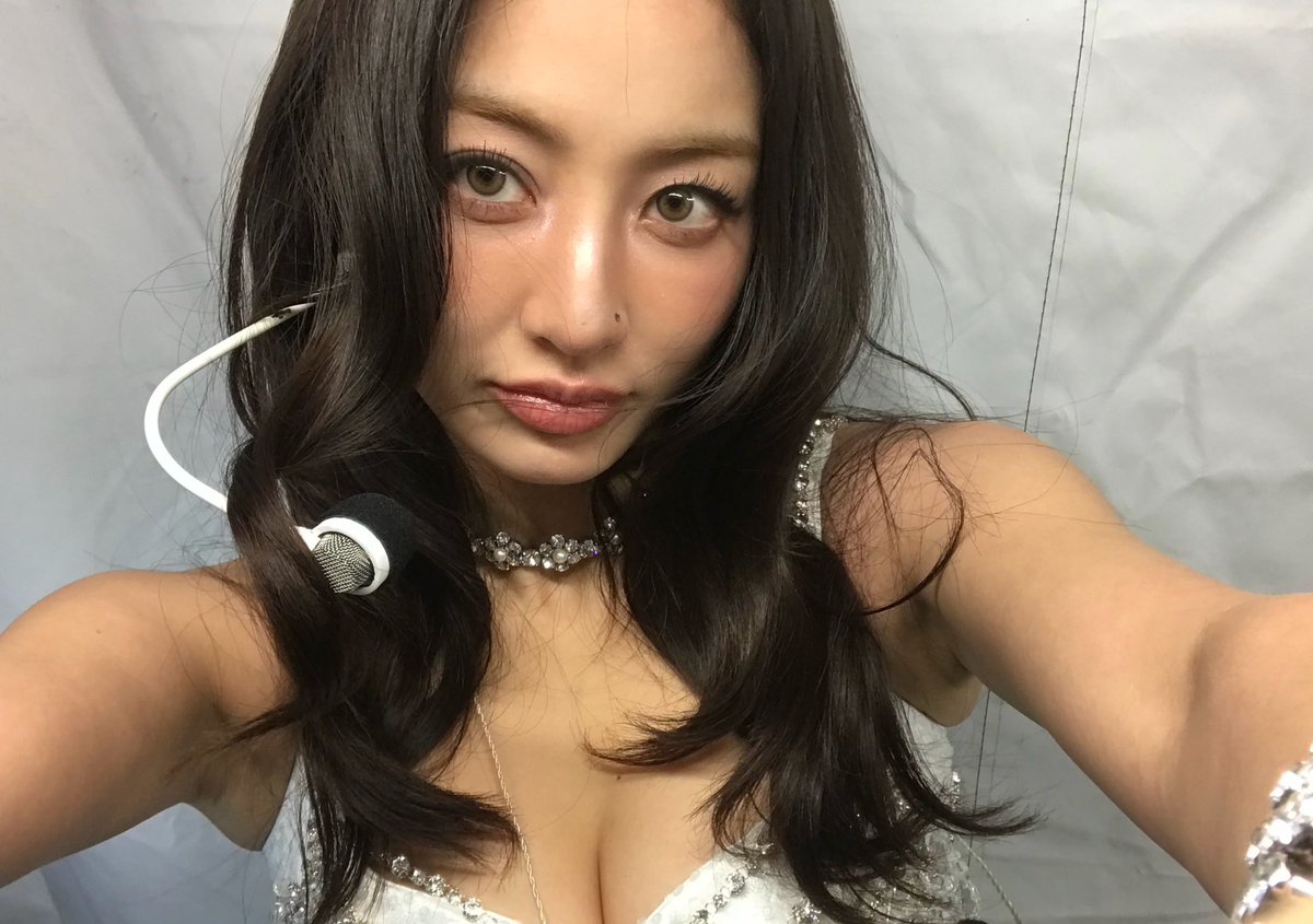 #1 jeonghyo kiss defender tweet media