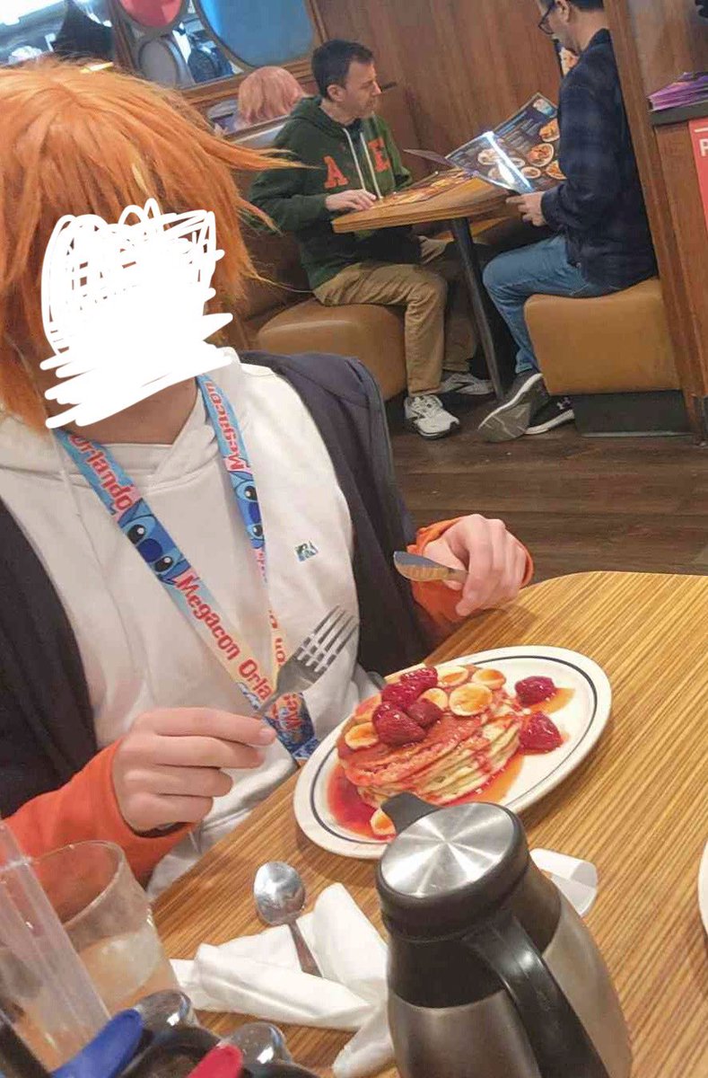 tropoclock's tweet photo. I never mentioned it here but

I WAS AT MEGACON THIS PAST WEEKEND ^_^

I took an unholy amount of pictures so I can’t show them all  but like whatever, IF YOU SAW ME HI https://t.co/G18lO28Q7K