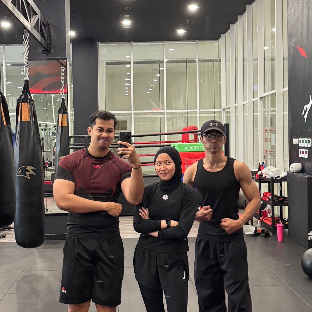 ajudan eunha tweet media