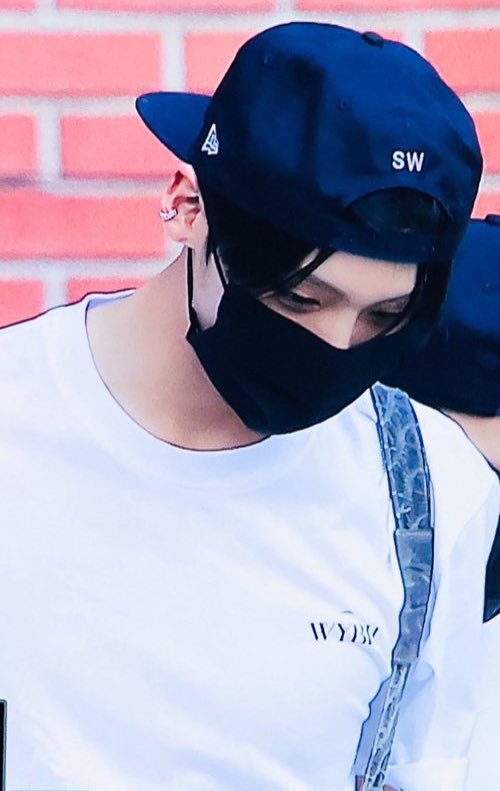 B͟e͟i͟i͟ ͟L͟o͟v͟e͟s͟ ͟L͟e͟o͟W͟o͟n͟ ૮•ᴗ• ྀིა tweet media