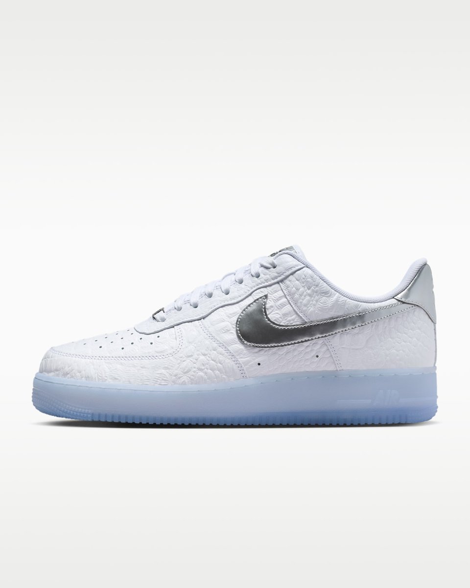 JustFreshKicks tweet media