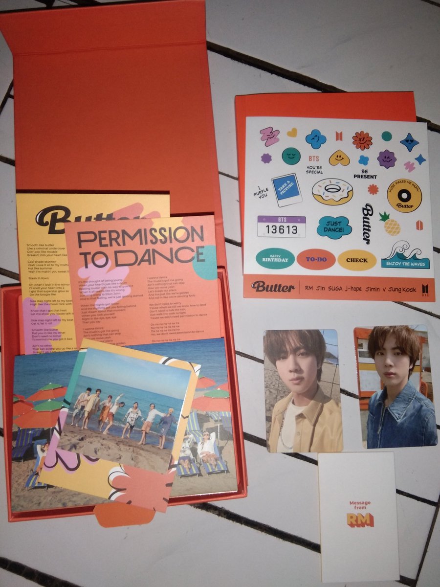 jeonblack09's tweet photo. @mybinniechoi WTS album bts butter lagi BU bangettt kepaksa di jual karena emanh bener² BU barang kali ada yang mau😭 https://t.co/vLhddM1ToL