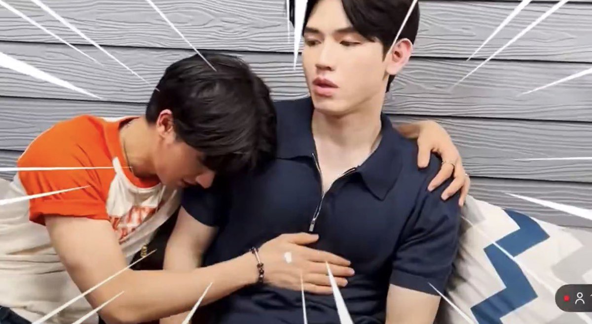 air ⋆˚࿔ tweet media