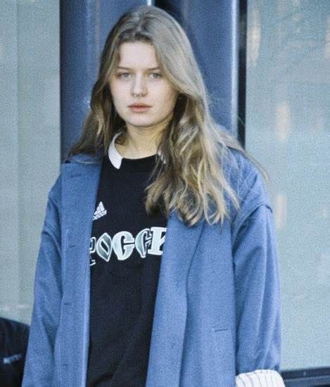 anna🐚 tweet media