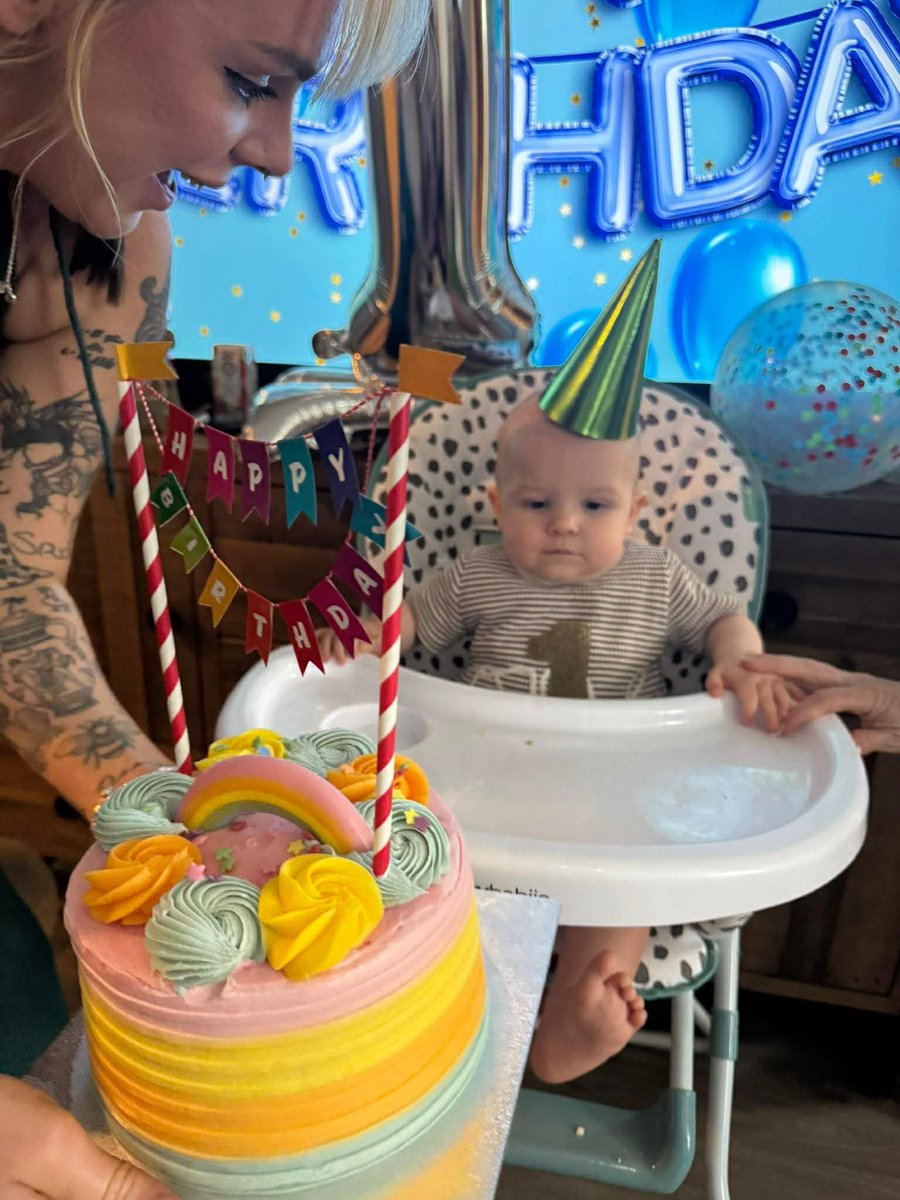 jojomort79's tweet photo. Milo enjoying his birthday cake 🎂🥳 #onetoday https://t.co/pPo6qA0Rij