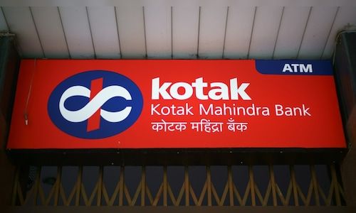 CNBCTV18News's tweet image. #KotakBank to fold #KotakMahindraInvestments operations into parent bank from April 1

#KotakMahindraBank @jpullokaran

buff.ly/KtKzM5L