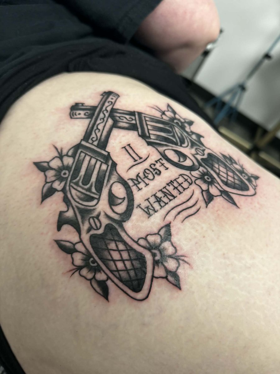 not lisa tweet media