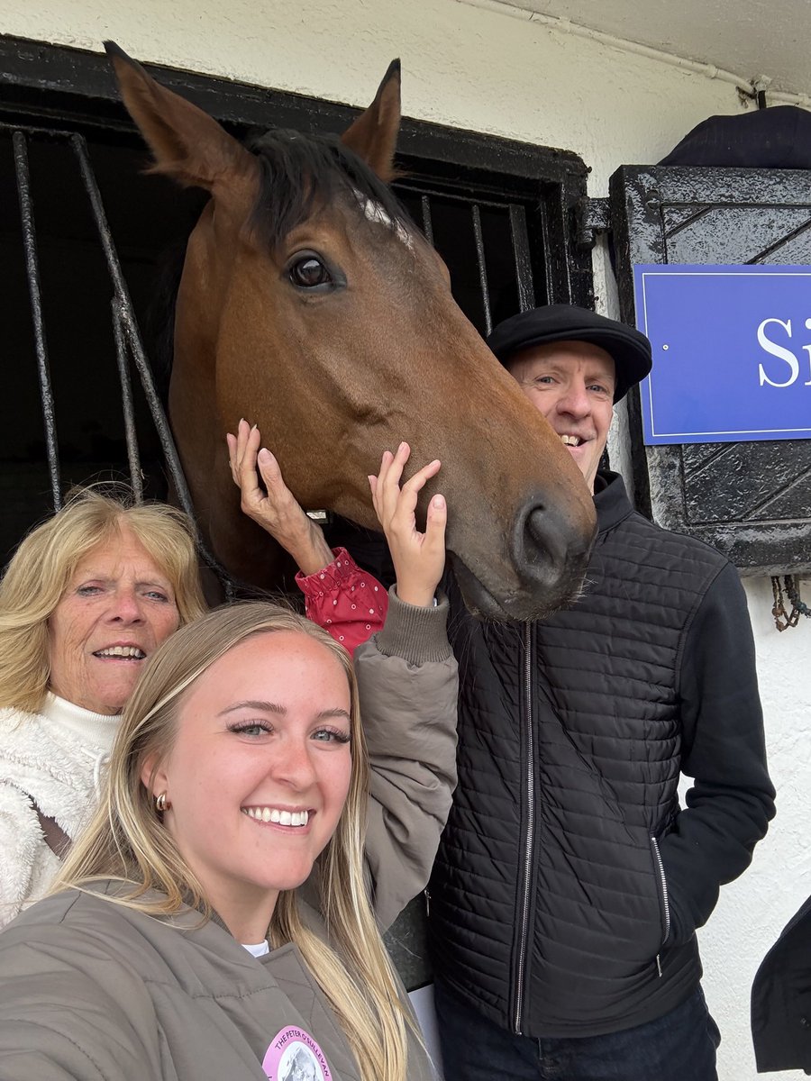 simon sanders tweet media