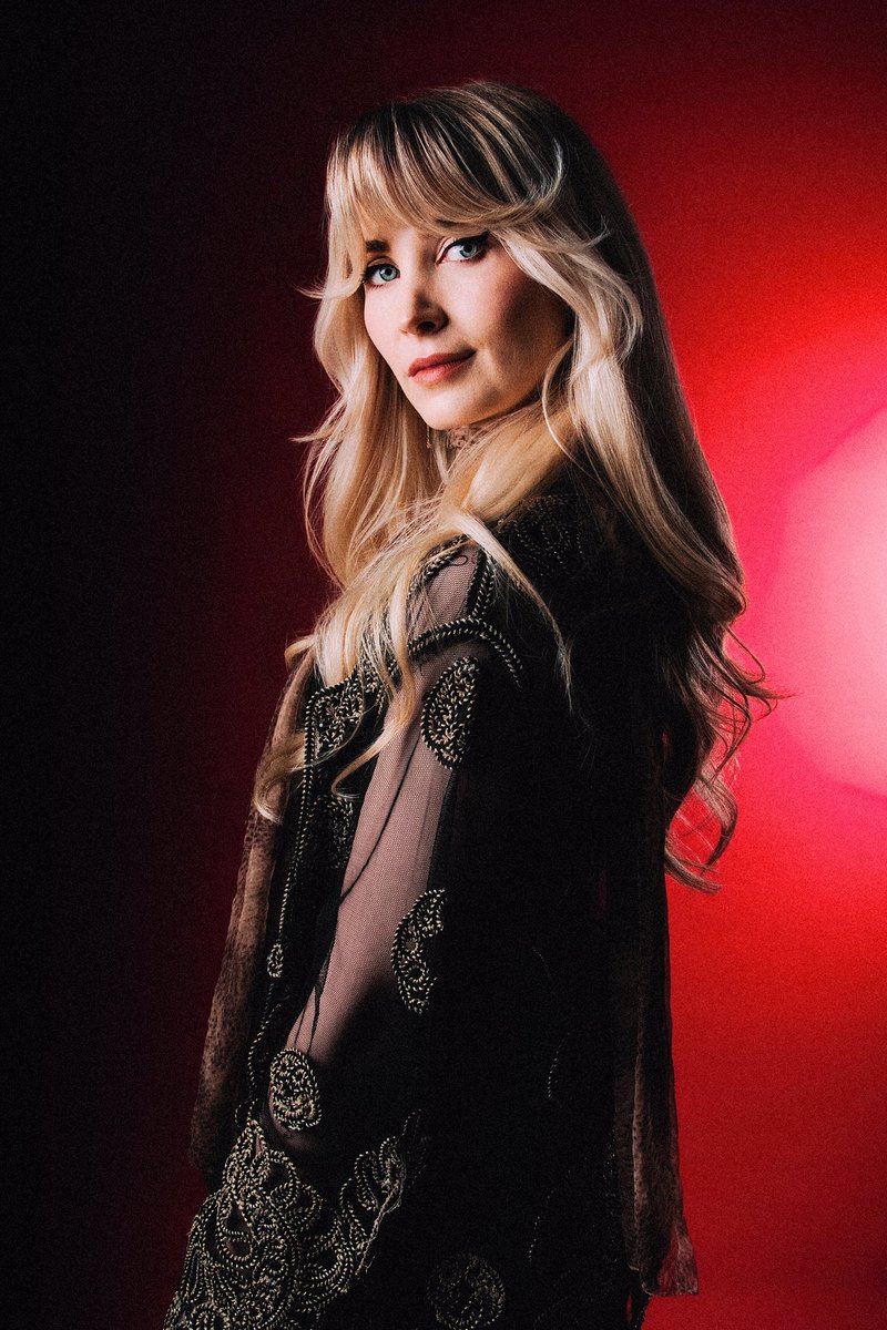 juneholland_'s tweet image. Find yourself a photographer who makes you look like a movie star ✨ Thank you so much Thom Rylance for these wonderful shots ♥️ #photoshoot #musicians #classic