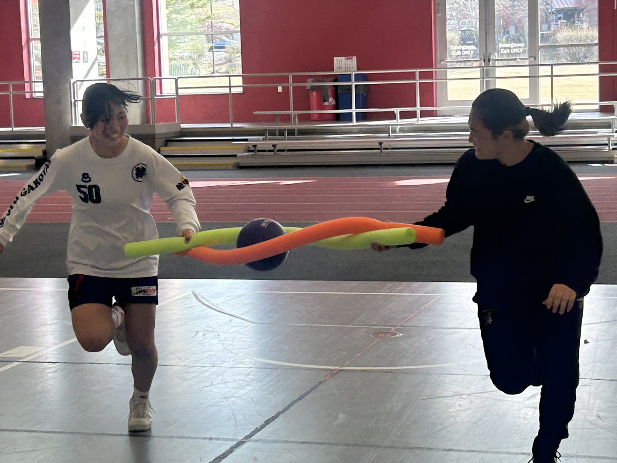 bridgesoccer's tweet photo. 今日は、大学1.2年生向けの「スポーツ科学入門」の授業に参加。いろんなアクティビティで盛り上がりました！
#westerncoloradouniversity
#girlsoccerbridge https://t.co/4hfGztmhT1