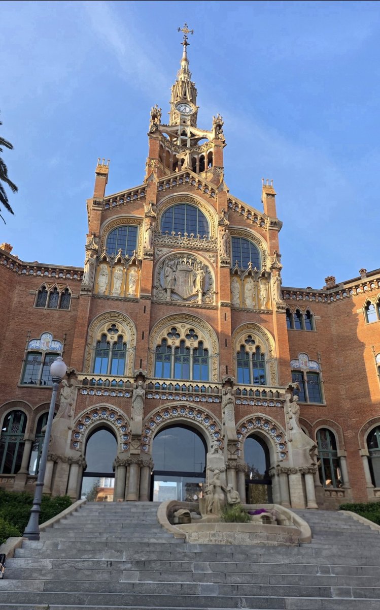 Hospital de Sant Pau
(ahora)
Barcelona 

Recinto Modernista
Arquitecto:
Lluís Domènech i Montaner
(1850-1923)