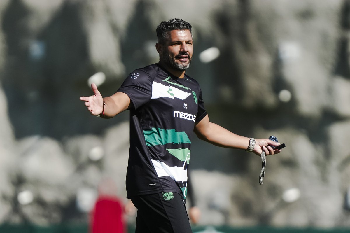 Christian Ramírez tweet media