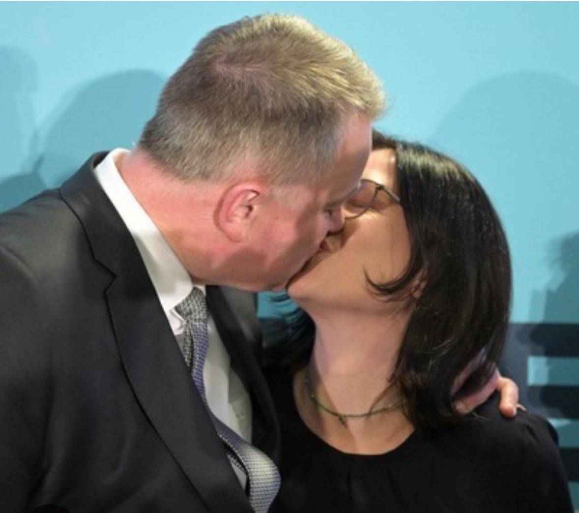 Julius Betschka tweet media