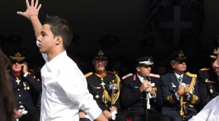 Τι ωραίες εποχές ρε φίλε . Τότε τουλάχιστον δεν τους αφήναμε να κορδόνονται στα μούτρα μας μέσα , τότε που δεν τους αφήναμε στασίδι να σταθούν !