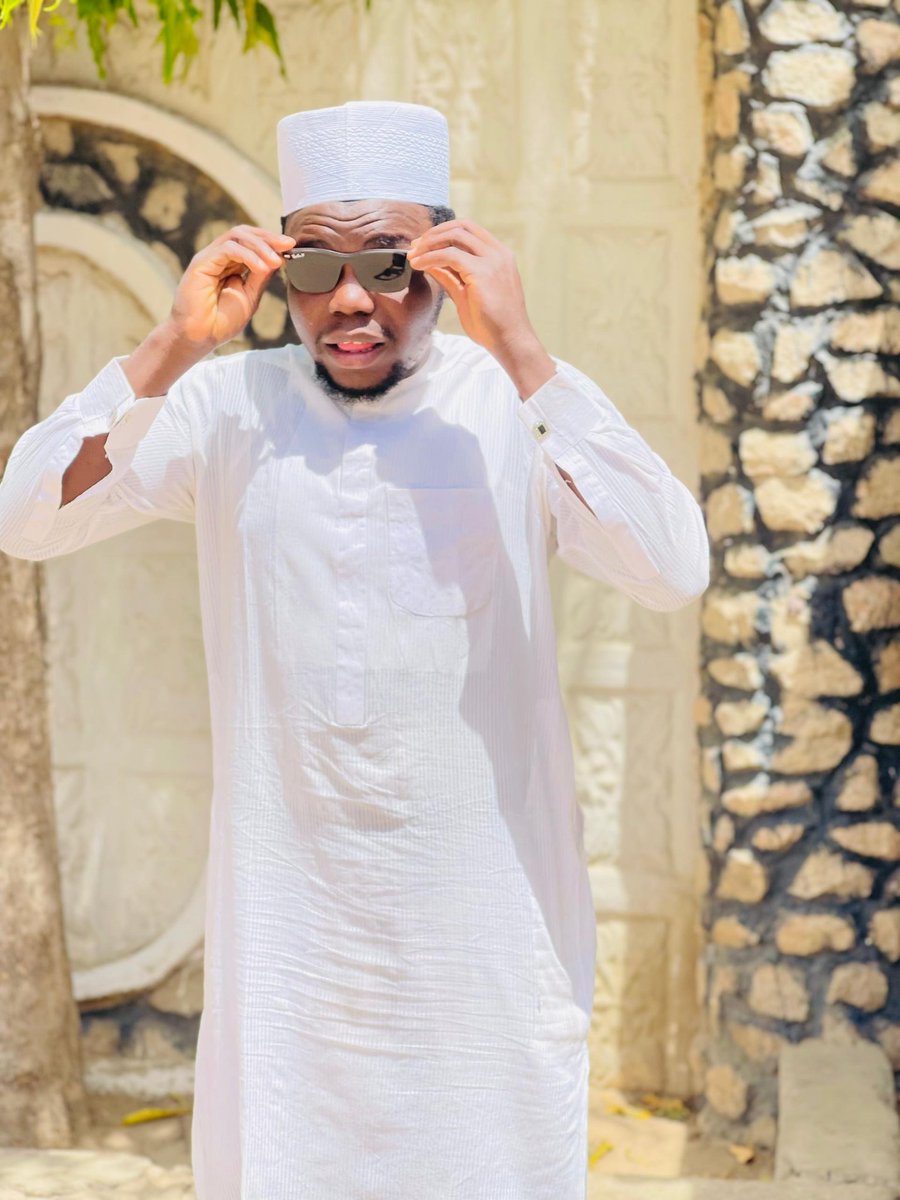 ibrahimstryker's tweet photo. Eid Mubarak to you all 🎉🌙
May your day be filled with love, laughter, and countless blessings. #EidMubarak https://t.co/VnCpmlUP63