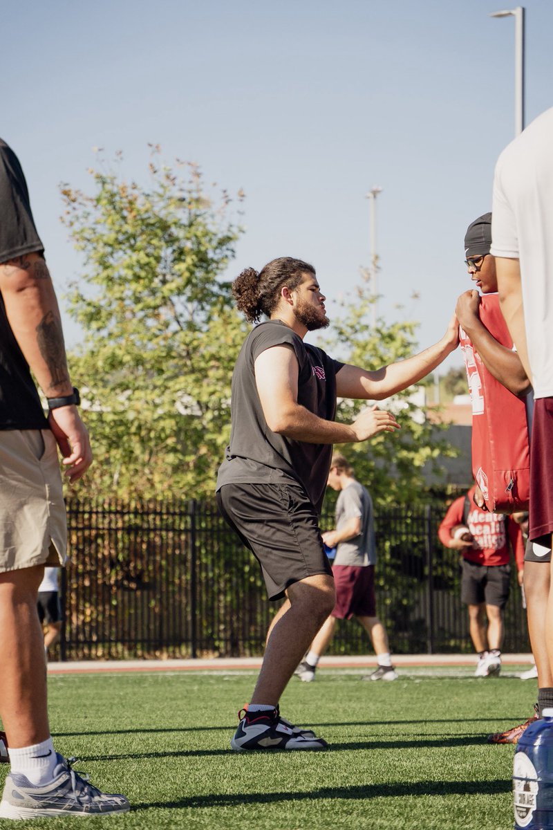 Jackson Miller-Carpenter TE 6’5” 230 tweet media