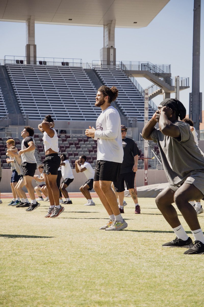 Jackson Miller-Carpenter TE 6’5” 230 tweet media