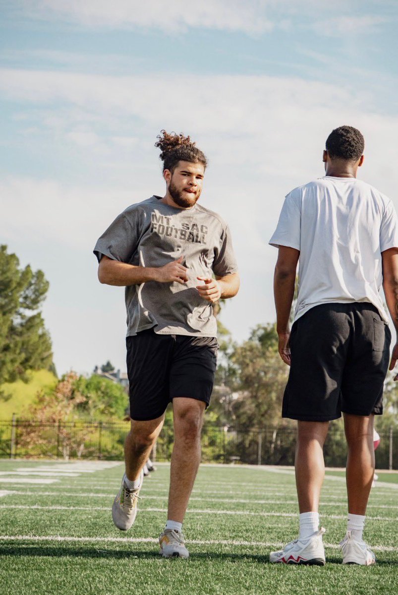 Jackson Miller-Carpenter TE 6’5” 230 tweet media