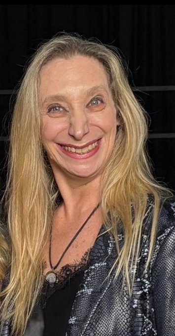 CarolAlv tweet media