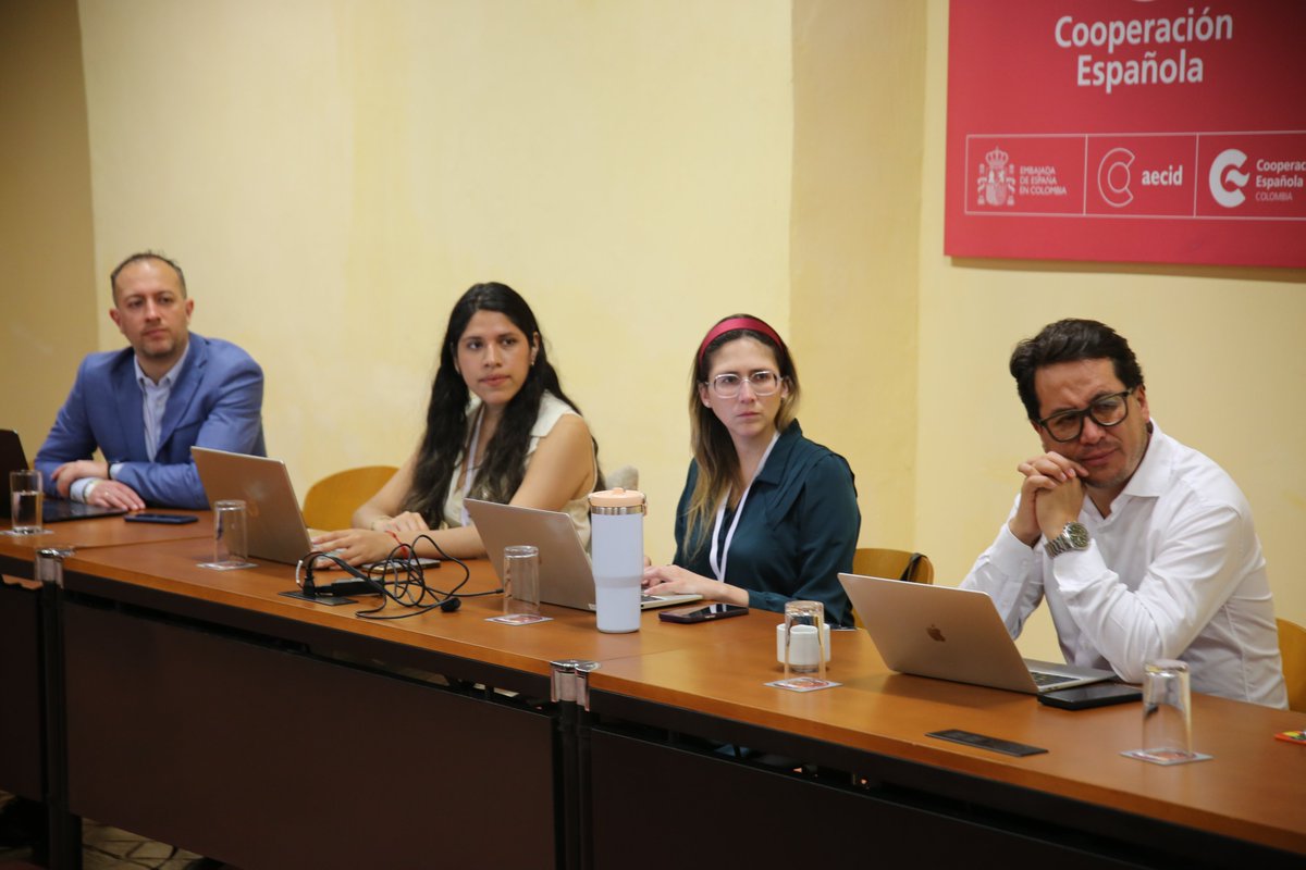 CFCECartagena's tweet photo. Un grupo de líderes de la región participan desde hoy en @CFCECartagena en la fase presencial del Programa Formativo sobre Valores e Instituciones Democráticas para Líderes de América Latina iniciativa de @AgendaCAF y @Red_Carolina https://t.co/TJb9TAJ2uH