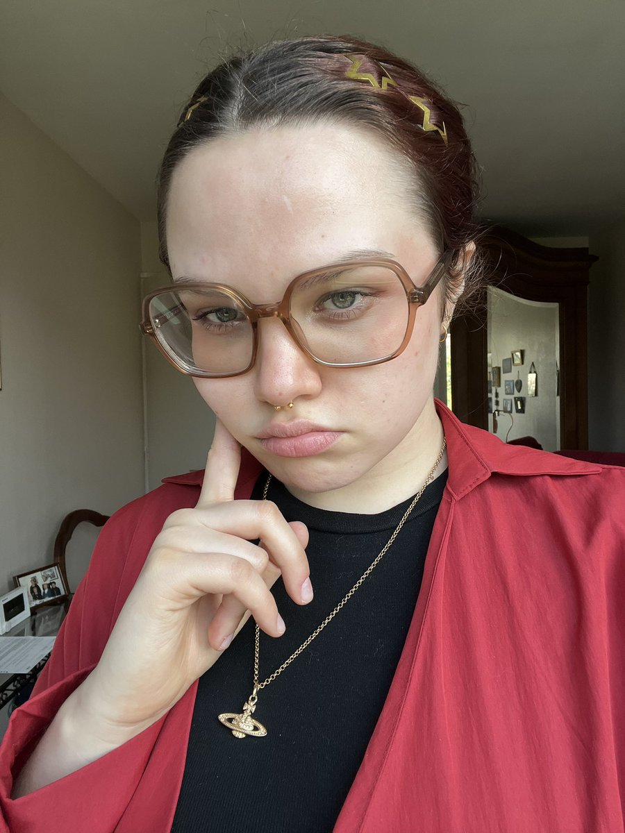 lua ✩ ₊˚🎧 semi ia tweet media